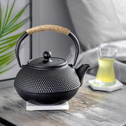 Gusseiserne Teekanne Japanischer Stil mit Edelstahl Sieb 600ml Schwarz