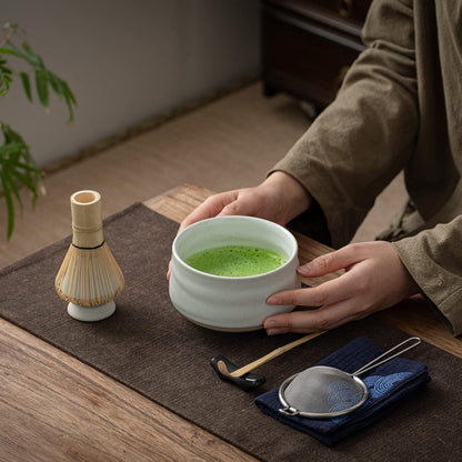 Japanische elfenbeinweiße Matcha Schale 18oz Keramik Chawan Tee ceremoniemeister