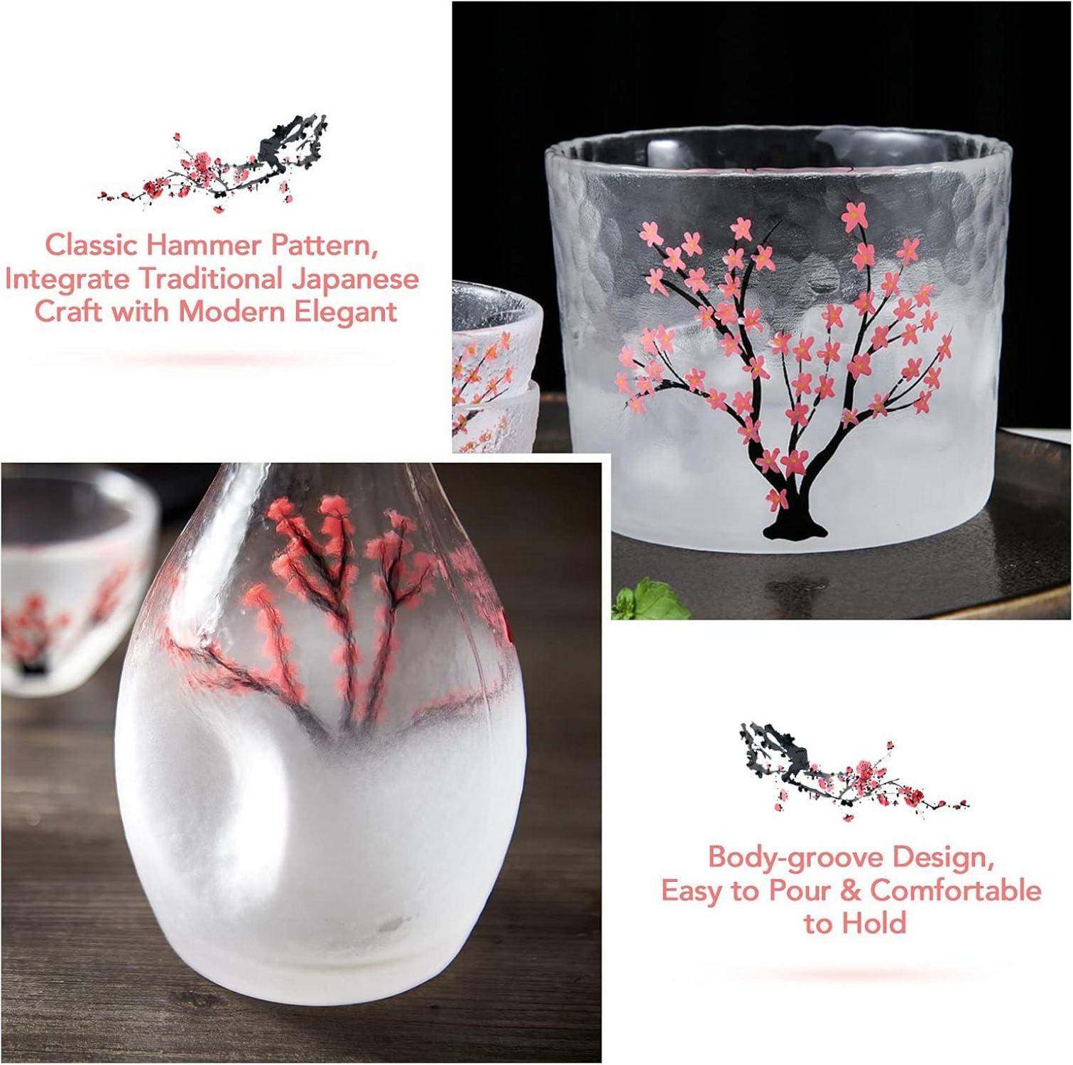 Japanisches Sake-Set mit Handcrafted Pink Cherry Blossoms Design, 1