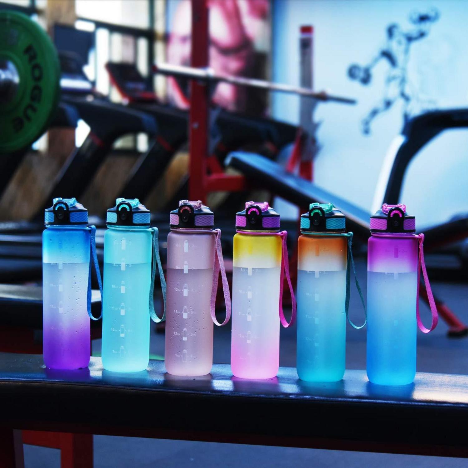 NAVTUE 1L Sport-Wasserflasche mit Strohhalm und Zeitmarkierungen PinkBlau
