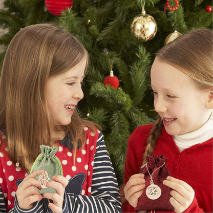 24-teiliger Weihnachtskalender DIY Set Leinensäckchen Holzanhänger Clips