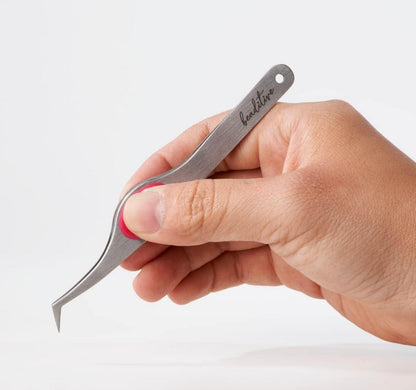 Hochpräzise Pinzette mit abgewinkelter Spitze und gepolstertem Griff - 4,7 Zoll - Bastelpinzette für Nähen, Perlensticken & Heimwerken