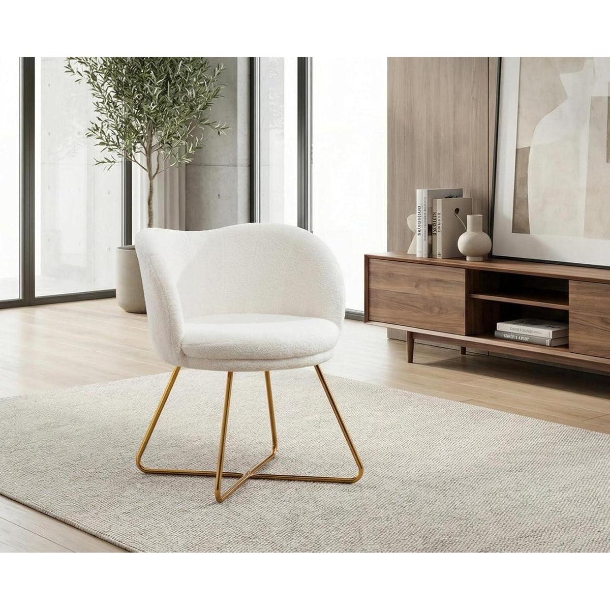 Gepolsterter Kunstfell Sessel – Weiß, Wohnzimmer & Schlafzimmer