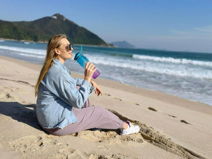 Auslaufsichere Wasserflasche 1l Sport Strohhalm Zeitmarkierung Tritan BPA-frei