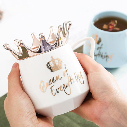 Rosa Queen of Everything Tasse mit Deckel und Krone 350ml