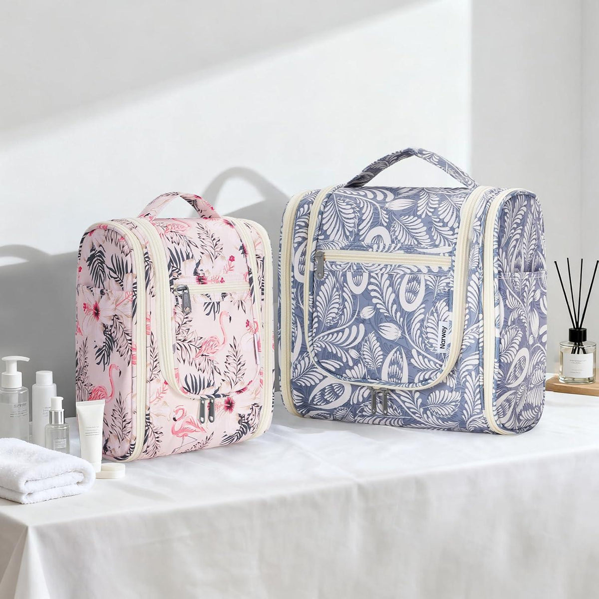 Kulturtasche zum Aufhängen, Blau Lotos, Mittel