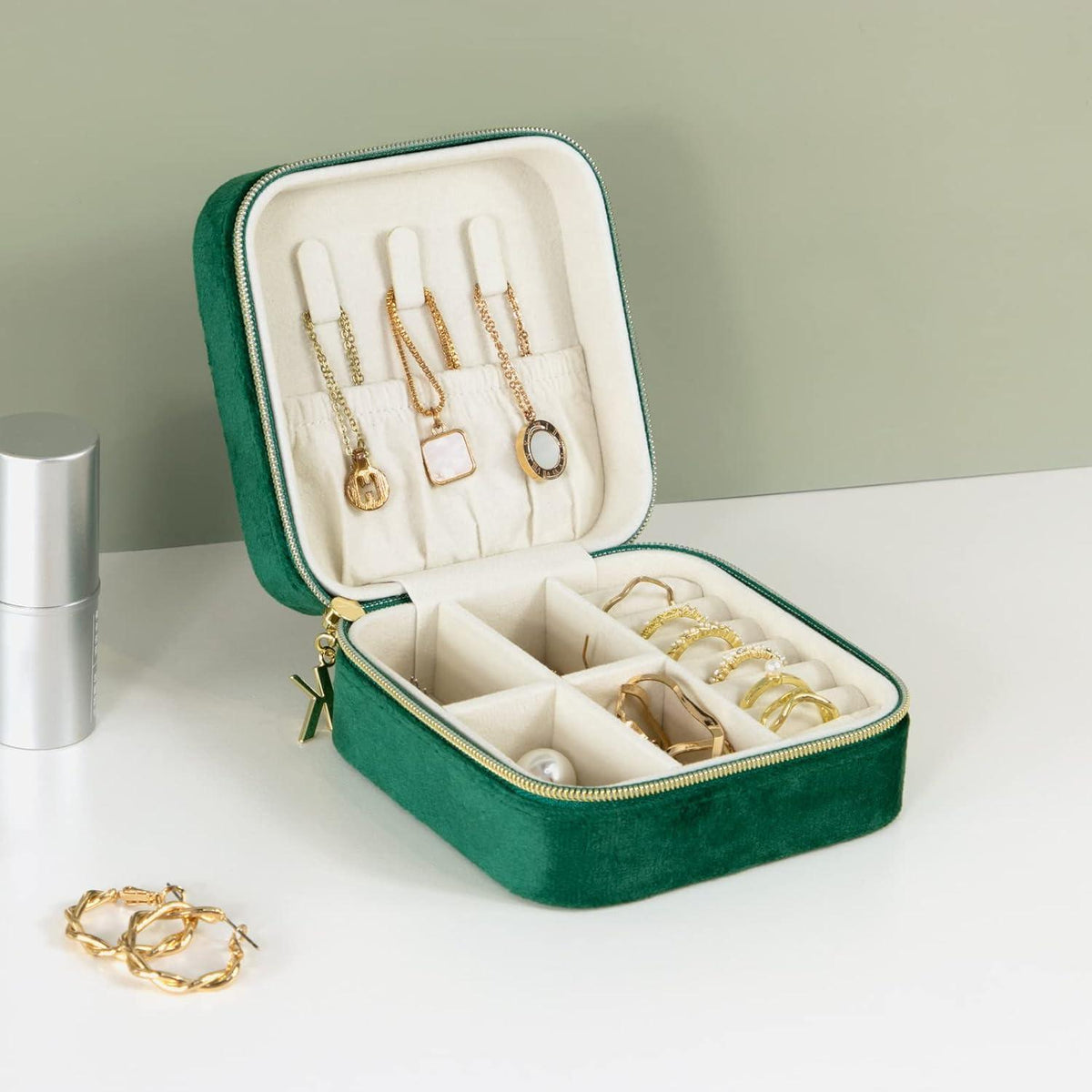 Grünes Samt Schmuckkästchen mit Diamanten-Design