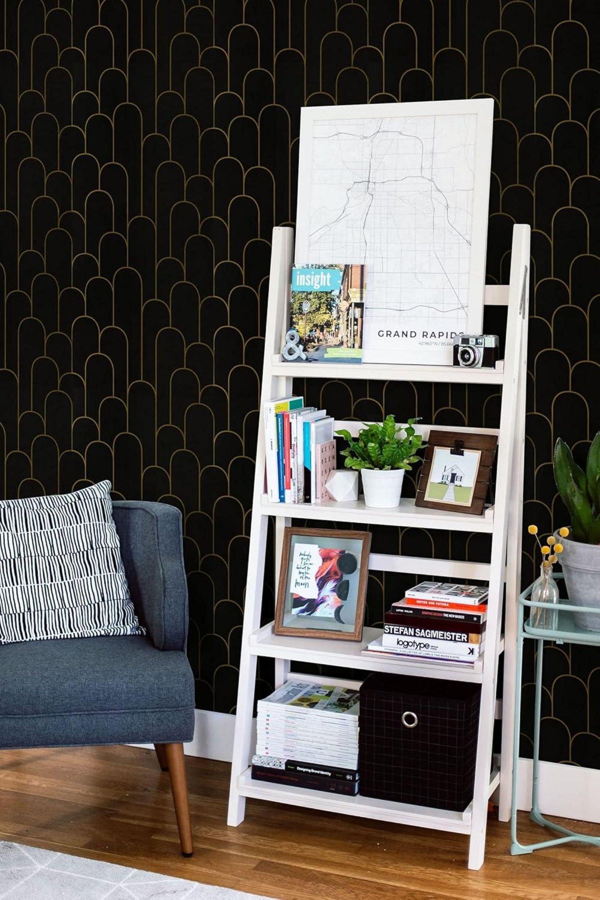 Selbstklebende Tapete Schwarz Gold Geometrisches Muster 44x1000cm Vinyl