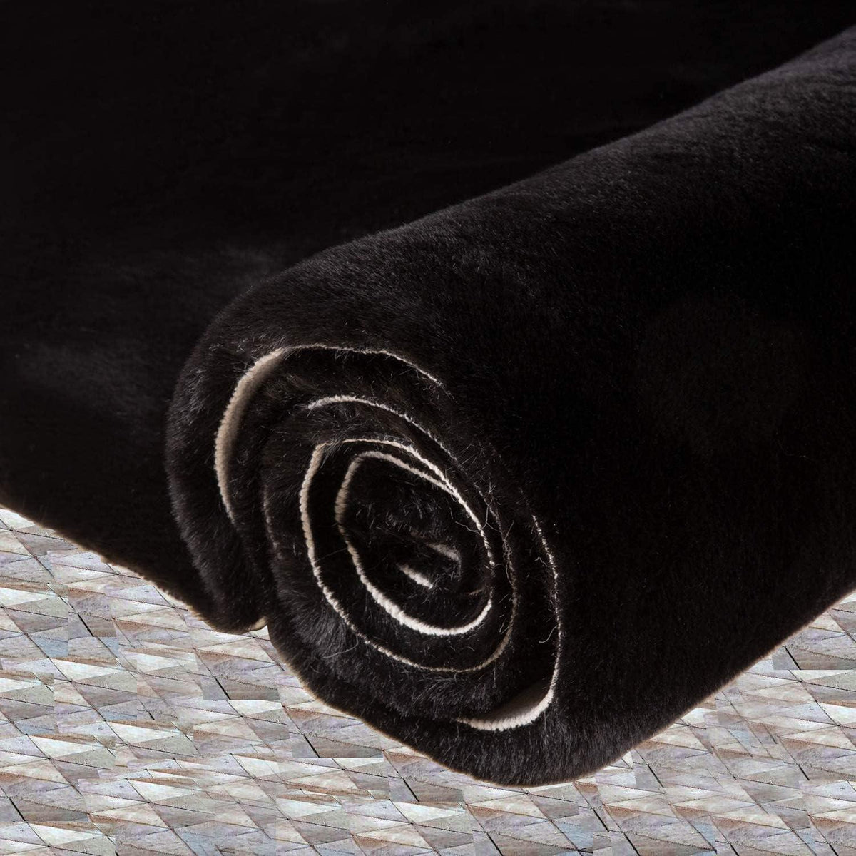 Flauschiger Fellteppich Schwarz 120x180 cm - Weicher Wohnzimmer Teppich