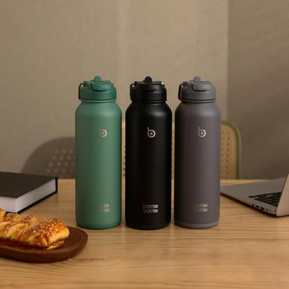 Isolierte Wasserflasche 1,2 l mit Strohhalm und Pillendose, Grün