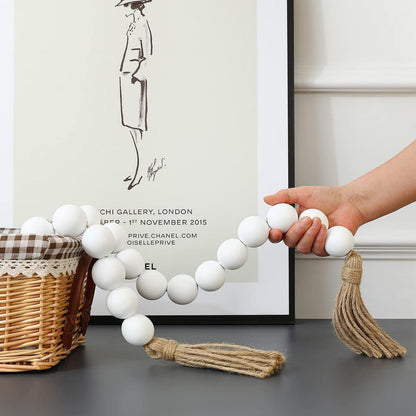 Weiße Holzperlengirlande 127cm – Bauernhaus Deko & Wandbehang