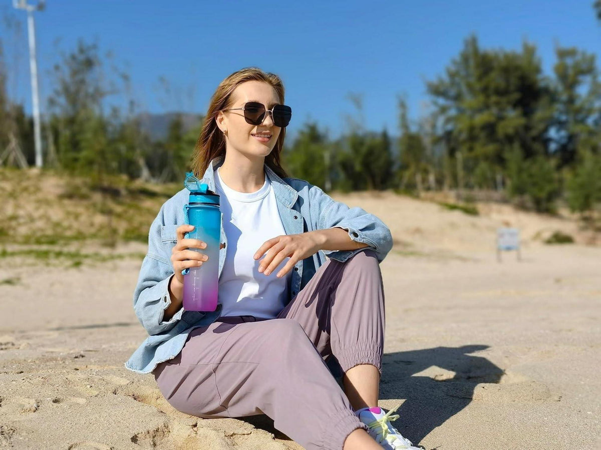 Sport Trinkflasche 1L mit Stroh Zeitmarker Tritan BPA Free - SchwarzGrün