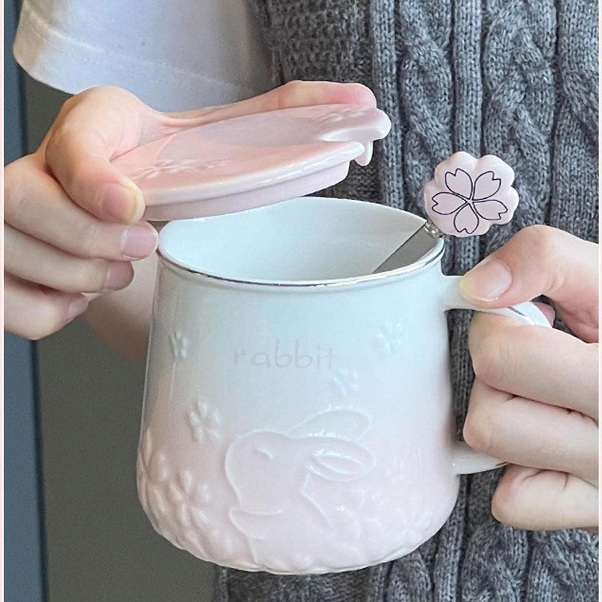 Hasen Tasse mit Deckel & Löffel – Süßer Becher mit Kirschblüte (Grün)