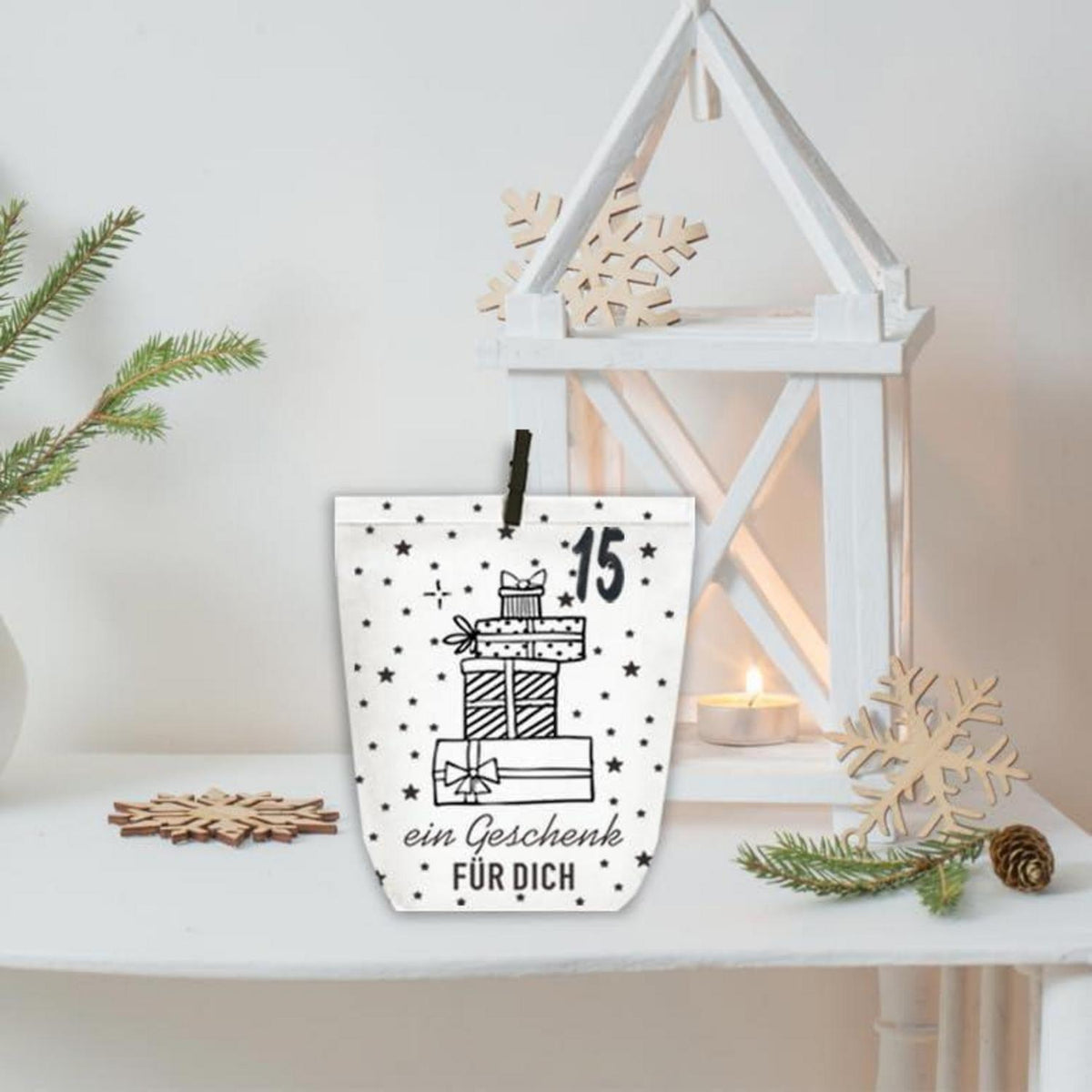 Adventskalender zum Befüllen: 24 DIY Papiertüten mit Zahlenaufklebern