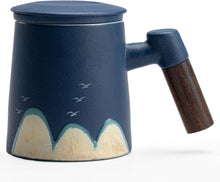 Handgemalter Teebecher aus Keramik - 400ml, mit Holzgriff und Deckel