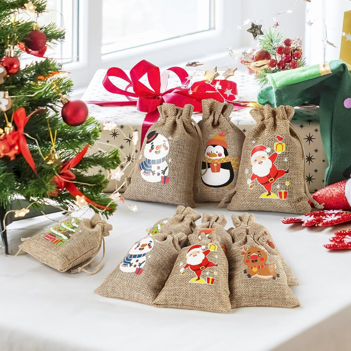 24 Weihnachts Jutesäcke Kordelzug Geschenktüten klein Weihnachtsparty