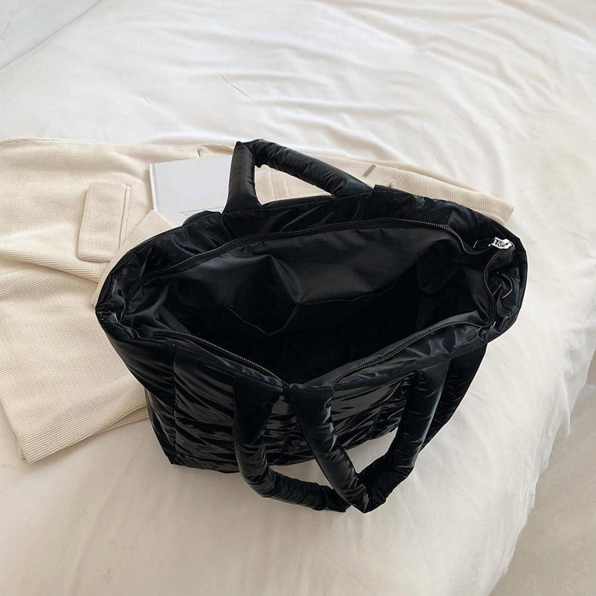 Schwarze Stepptasche mit Reißverschluss für Damen - Große Puffer Bag
