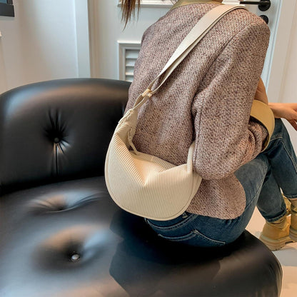 Kleine Halbmondtasche aus Cord Crossbody Bag Damen Tasche
