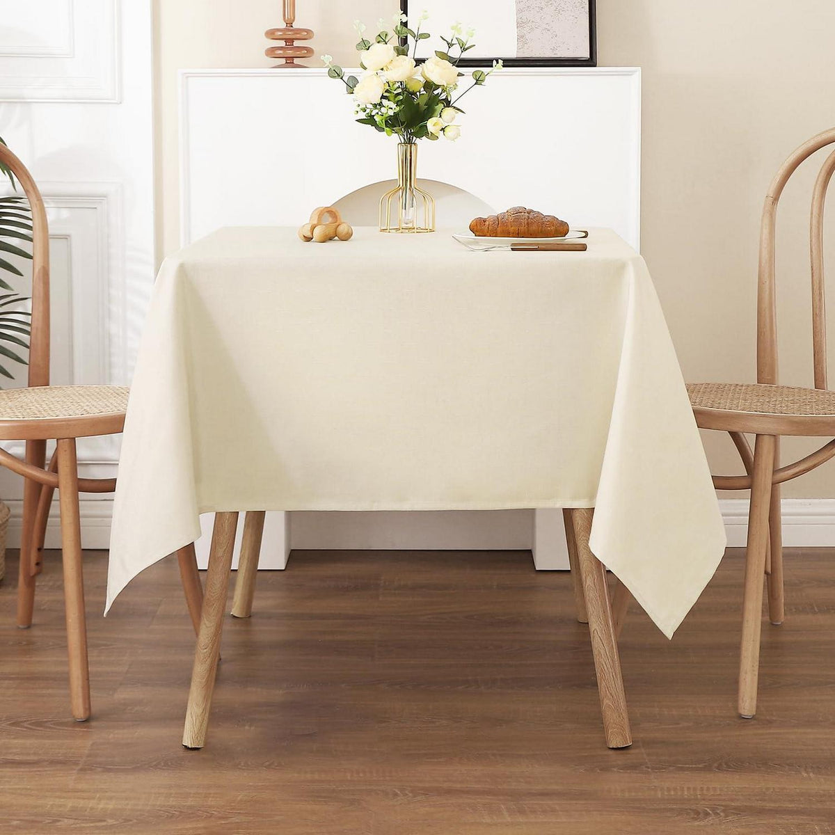 Tischdecke Leinenoptik Beige, 120x120cm – Wasserabweisend & Kratzfest