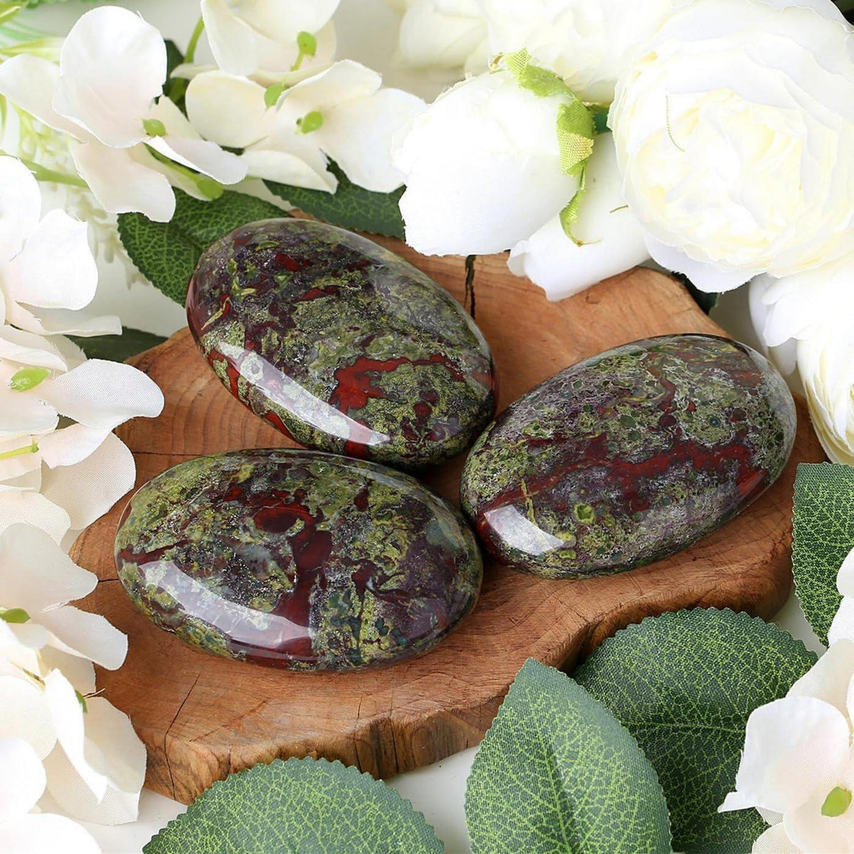 Blutstein Schmuckstein groß, poliert, oval, für Meditation & Massage