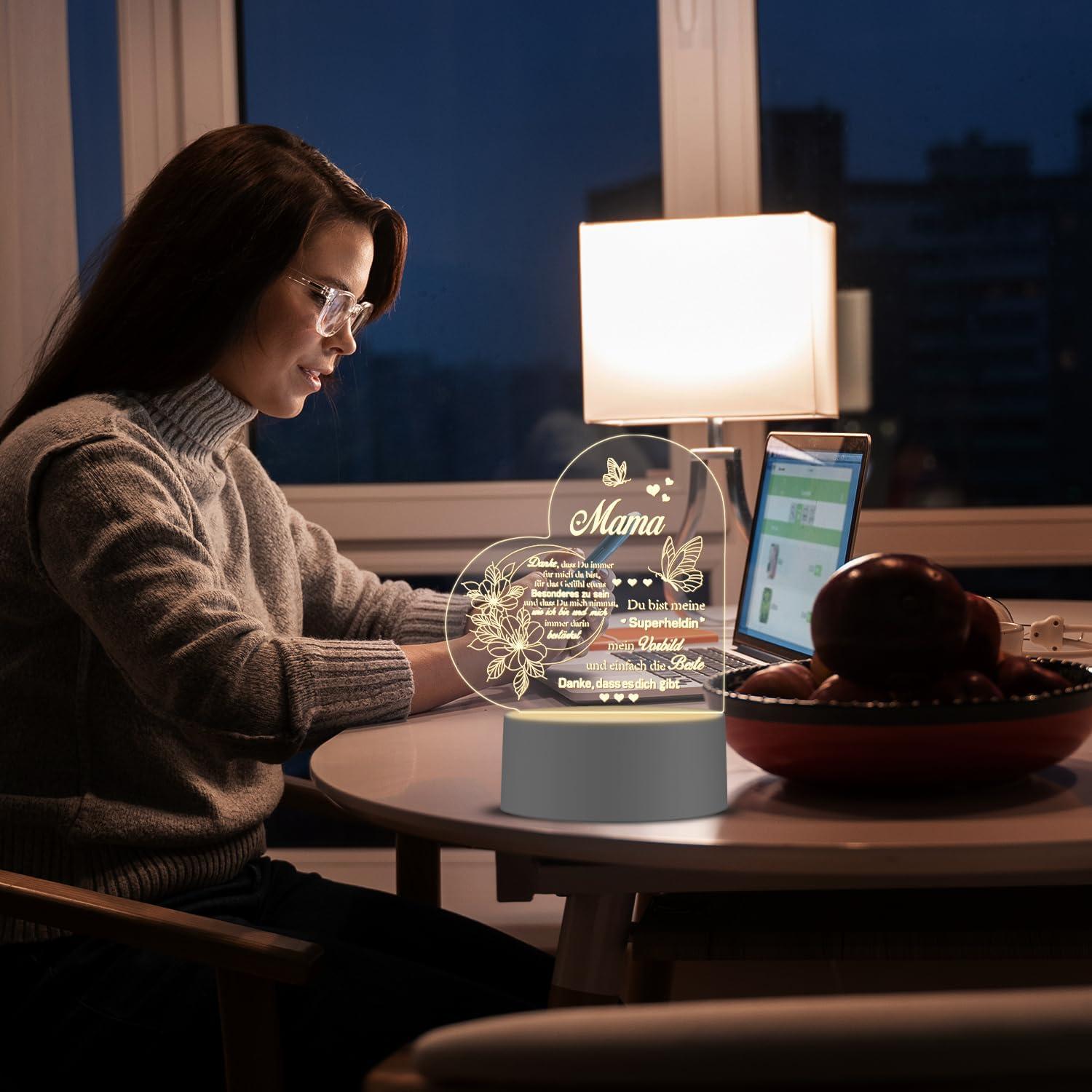 Mama Geschenk: Duftkerze Lavendel & LED Lampe Nachtlicht