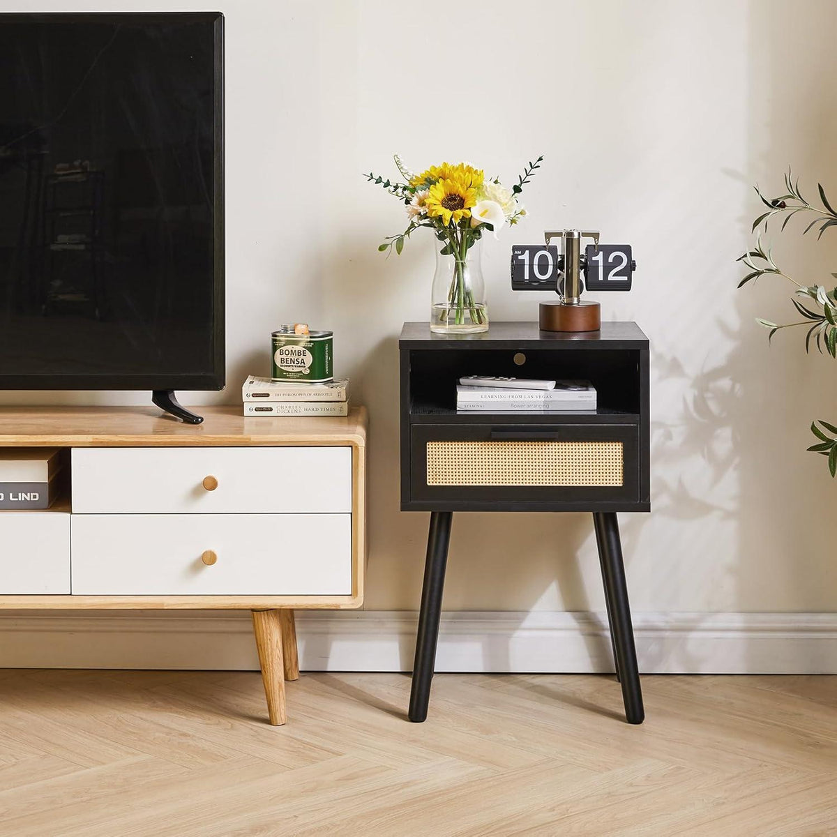 IBUYKE Rattan Nachttisch mit Schublade und offenen Regal, Holz Akzent, Beistelltisch Schwarz