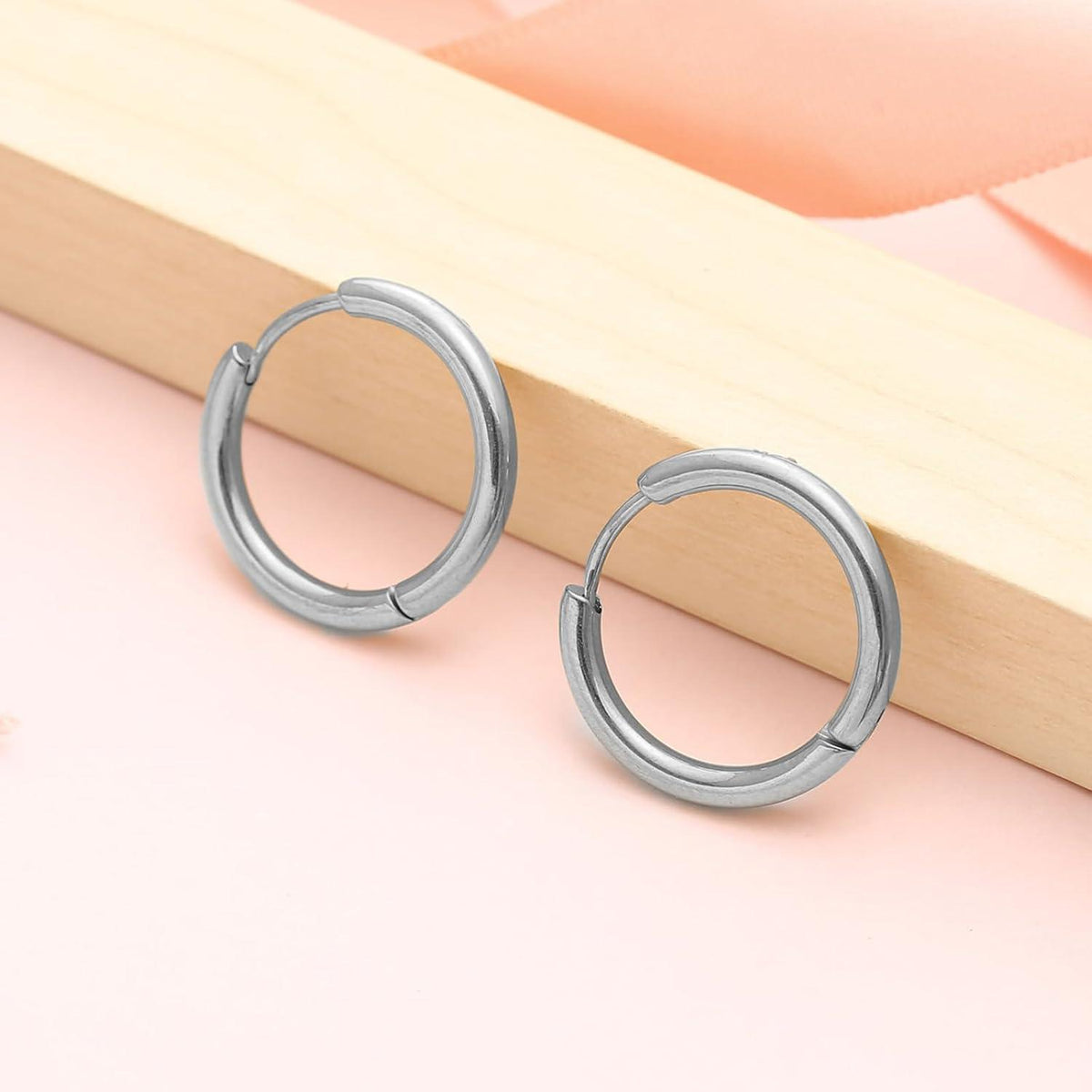 LOCCY Damen Ohrringe Set Edelstahl Kreolen Zirkonia Ohrstecker 8 Paar