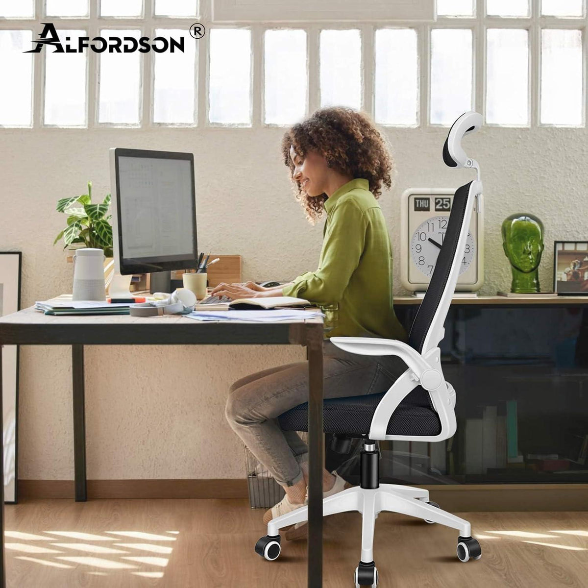 Ergonomischer Bürostuhl mit Lordosenstütze, Kopfstütze, Armlehne - Weiß/Schwarz