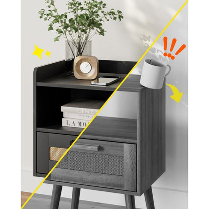 Schwarzer Rattan Nachttisch mit Schublade, goldener Rahmen