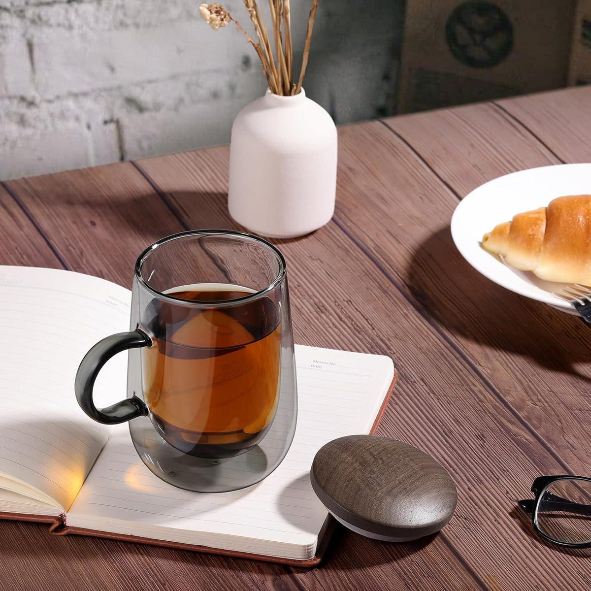 Doppelwandige Teetasse Borosilikatglas 430ml Schwarz mit Metallsieb