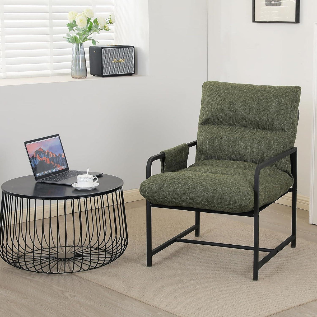 Moderner Loungesessel mit Armlehnen & Seitentasche – Grün