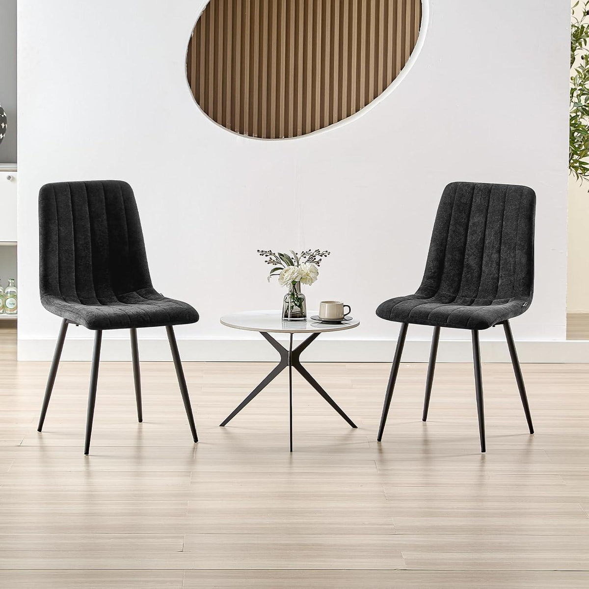 8x Esszimmerstühle Gepolstert, Schwarze Metallfüße & Hohe Rückenlehne