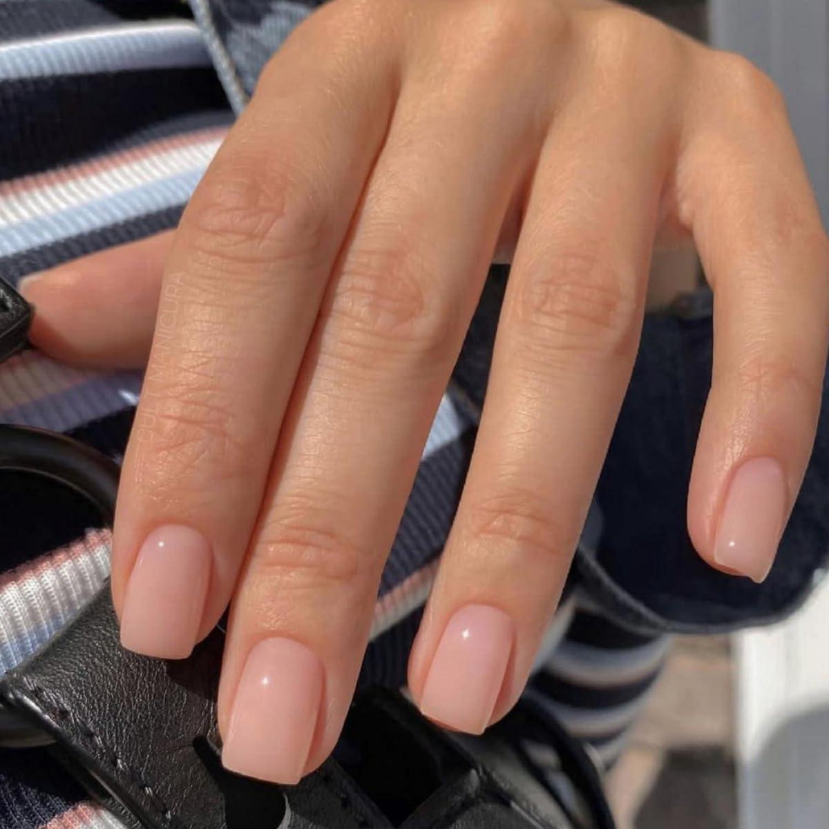 24 Stück Pale Pink Nägel Zum Aufkleben Kurz Glossy French Square