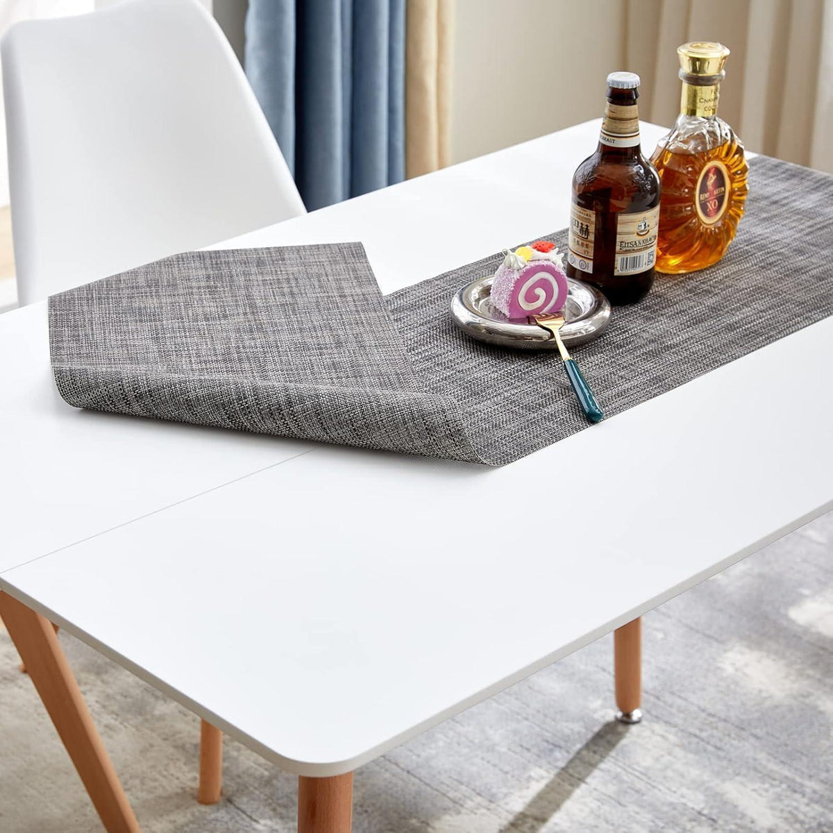Esszimmergruppe Weißer Tisch + 4 Grau Stühle – Modern & Komfortabel