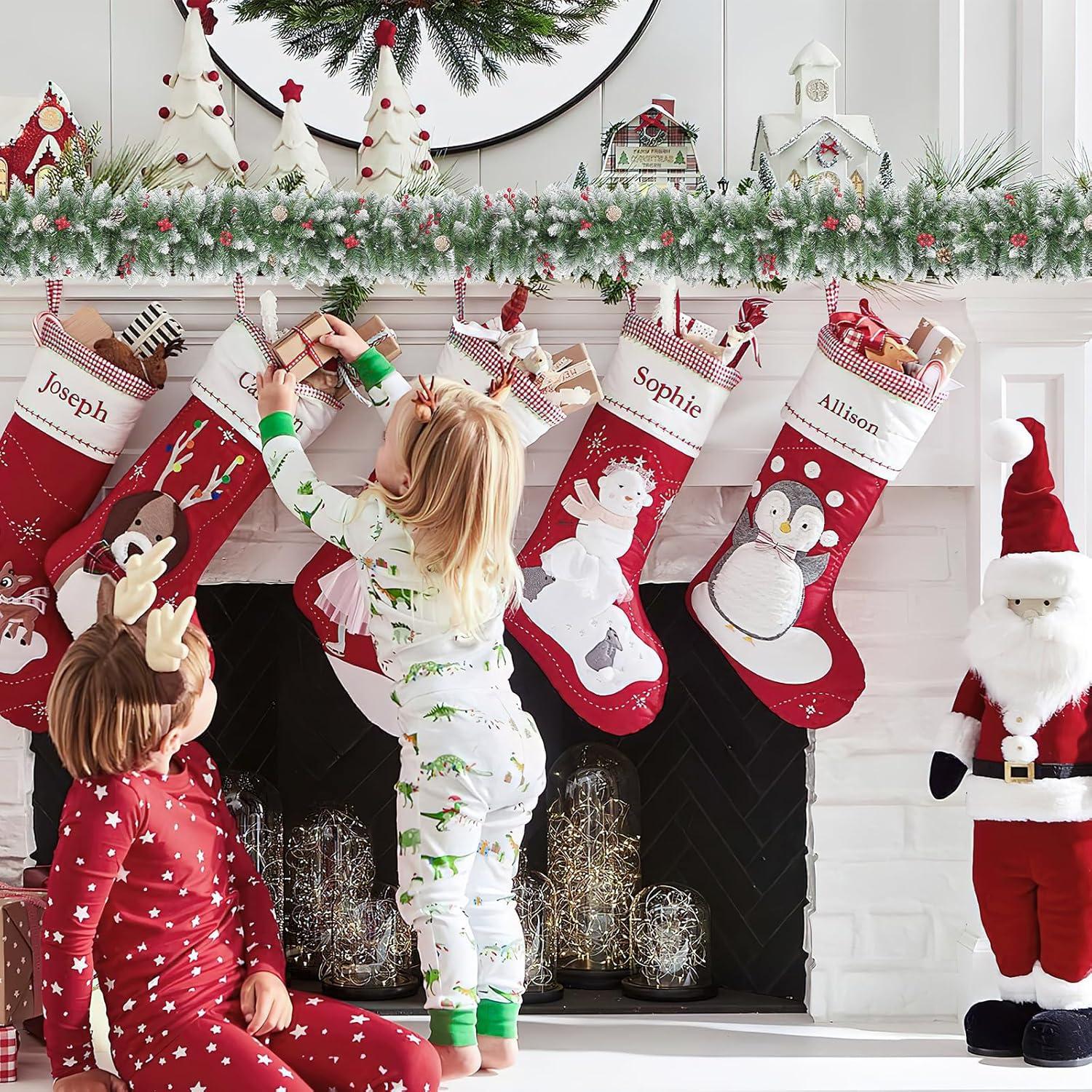 Weihnachtsgirlande 2,7 m mit Blumen, roten Beeren, Tannenzapfen