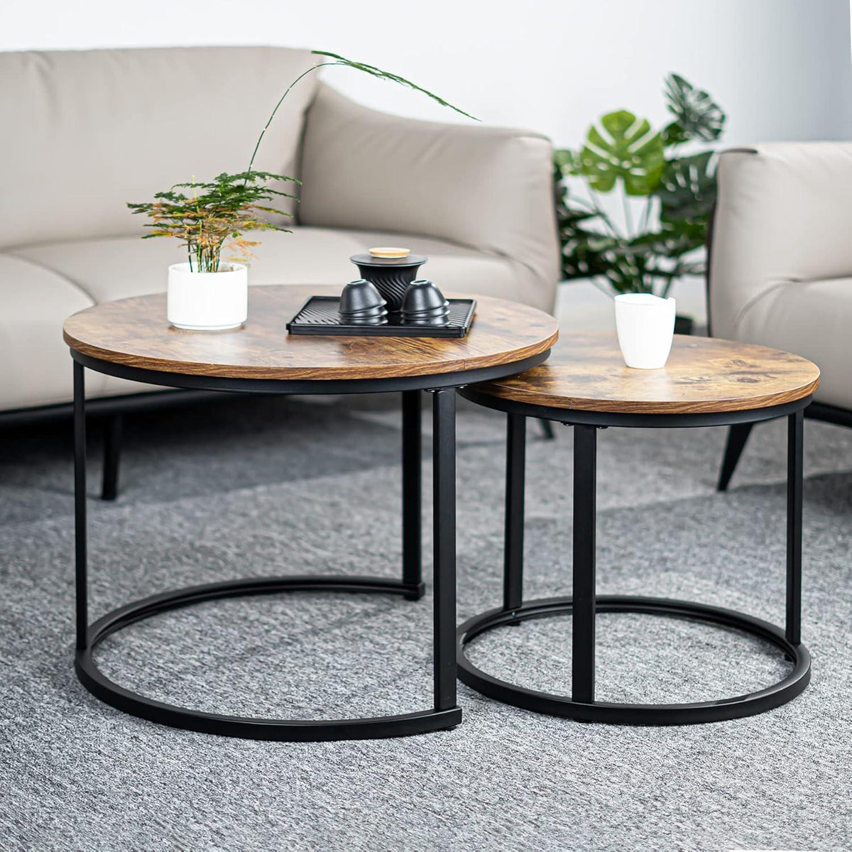 2er Set runde Beistelltische aus Holz mit Metallrahmen, Braun