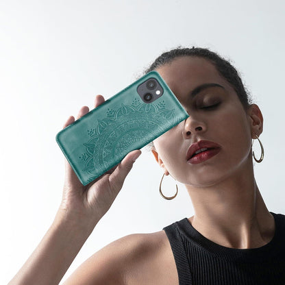EASDNB iPhone 15 Hülle Leder Wallet Case Grün mit Prägung & Standfunktion