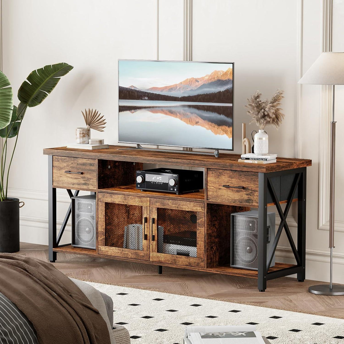 TV Schrank im Industriestil mit Schranktüren für 45/50/55 Zoll Fernseher
