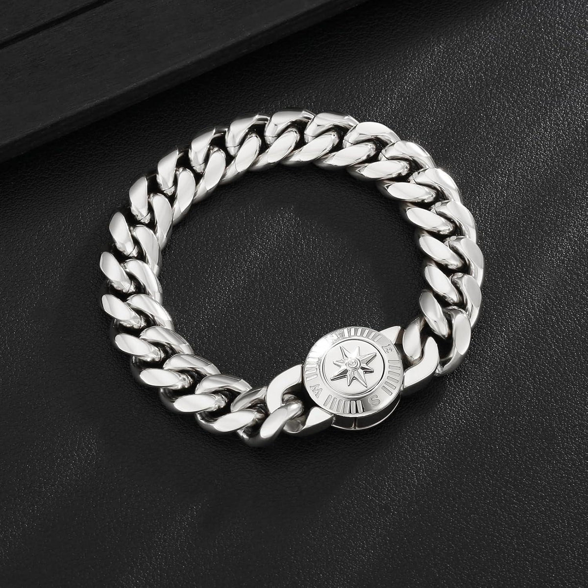 Herren Armband 12mm Gold beschichtet Totenkopf Löwe Verschluss Panzerarmband