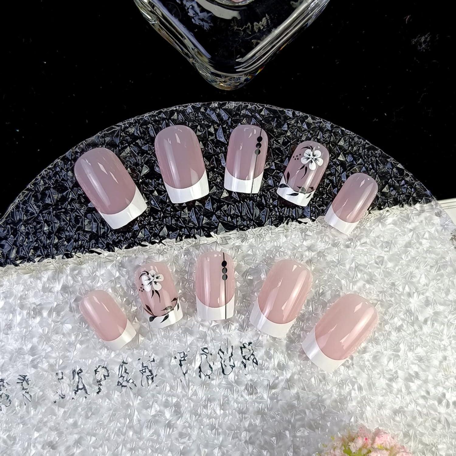 24 Blumen Nägel Weiß Kurz Eckig Press on Nails Glossy