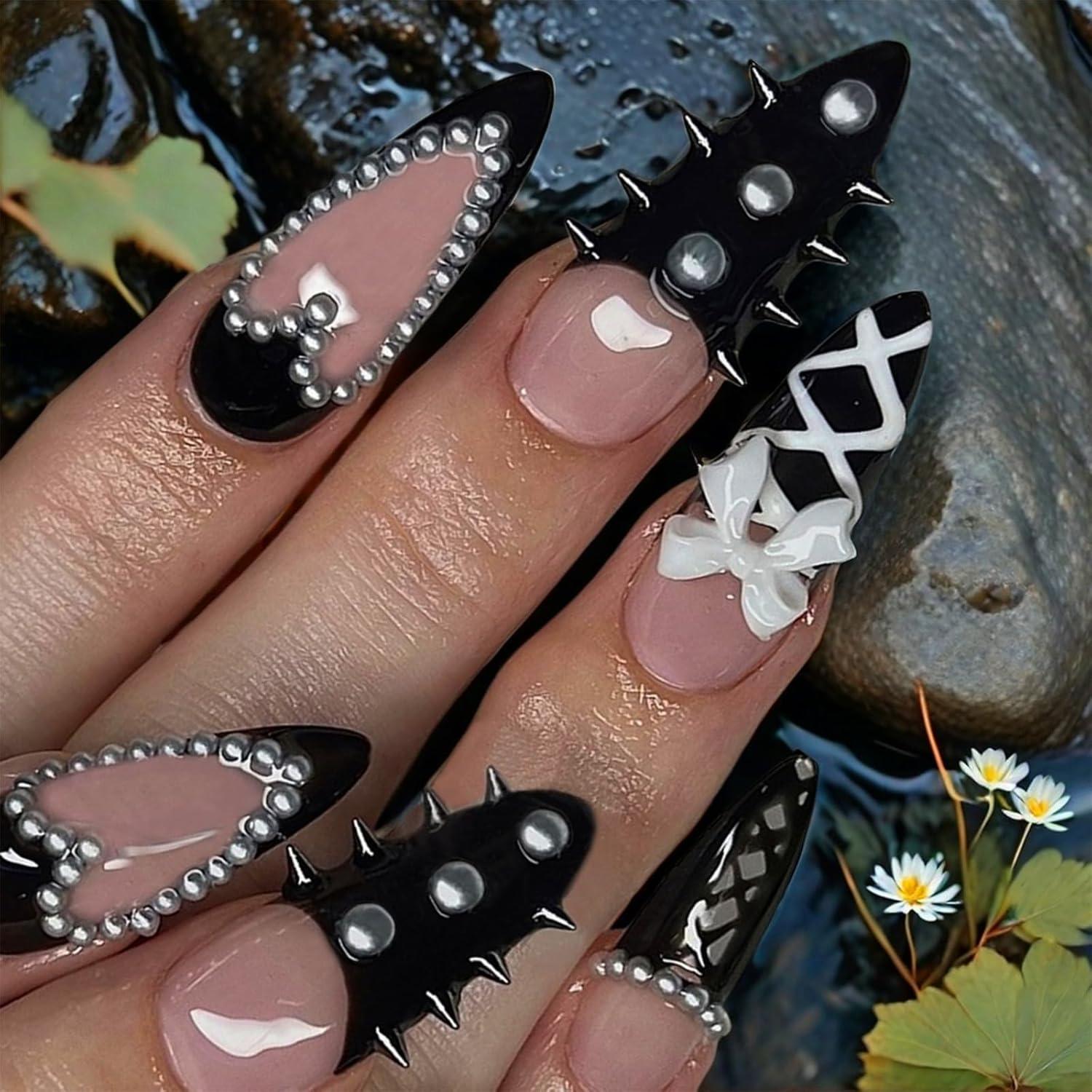 24 Stück Y2K Mittellange Almond Press on Nails mit schwarzer