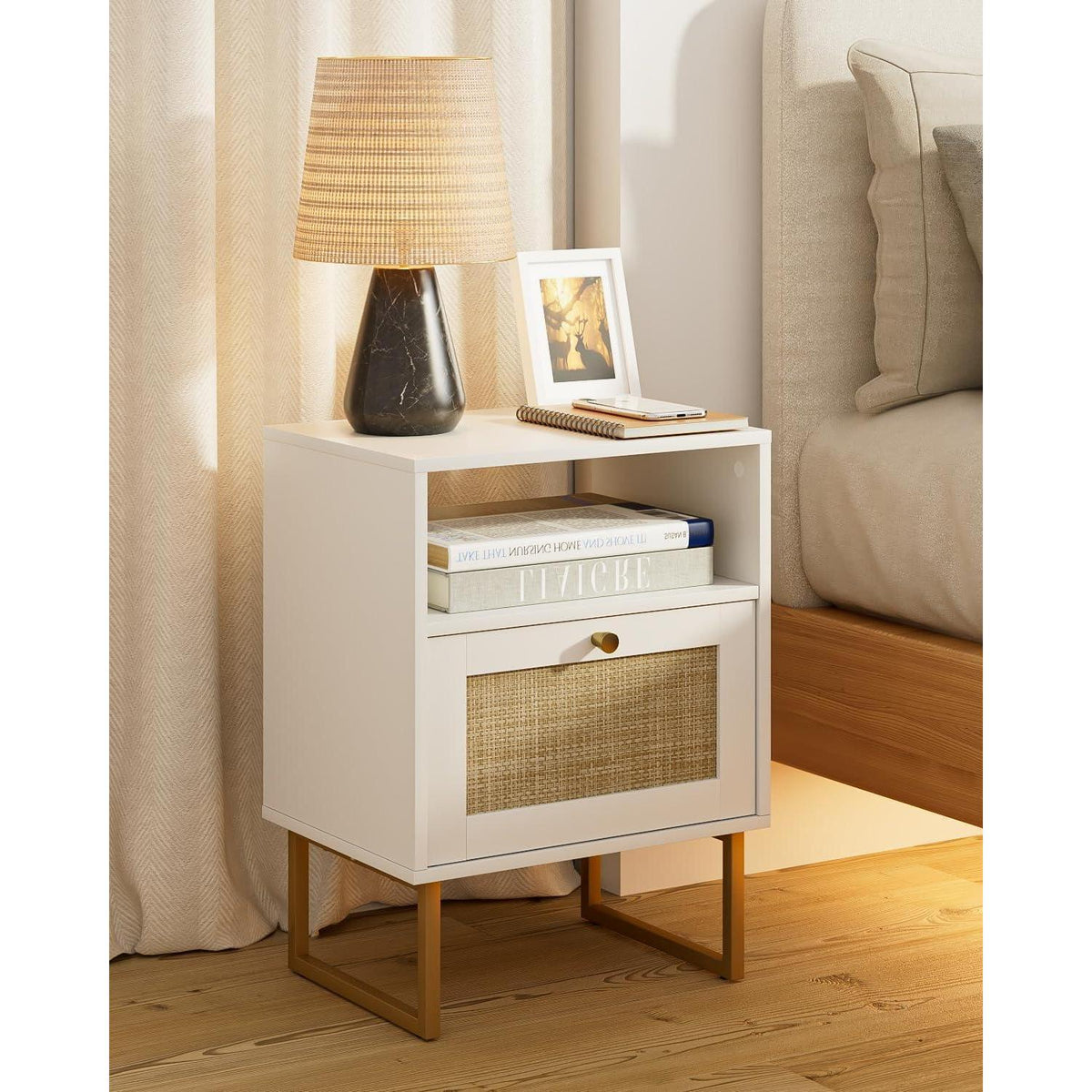 Boho Rattan Nachttisch, Weiß & Natur, Beistelltisch mit Schublade