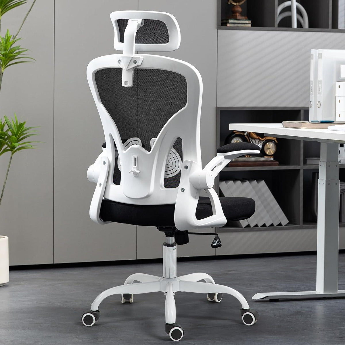 Ergonomischer Bürostuhl mit Verstellbarer Kopfstütze und