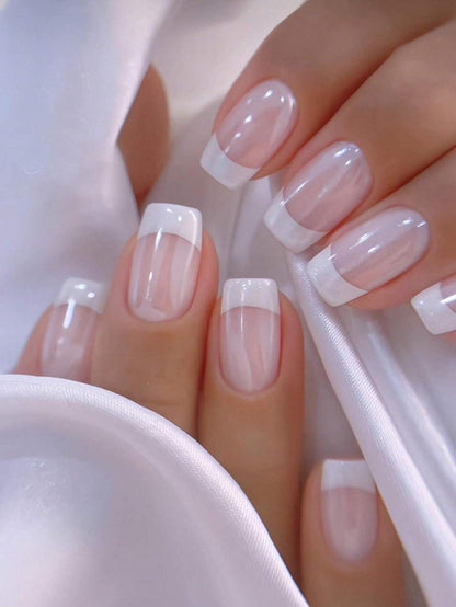 24-teiliges GlamRays Press-On Nails Set in Weiß, French Tip