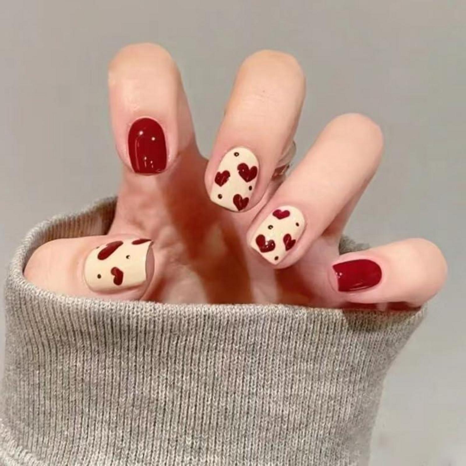 Valentine's Faltschnägel quadratisch kurz rotes Herz Design 24 Stück