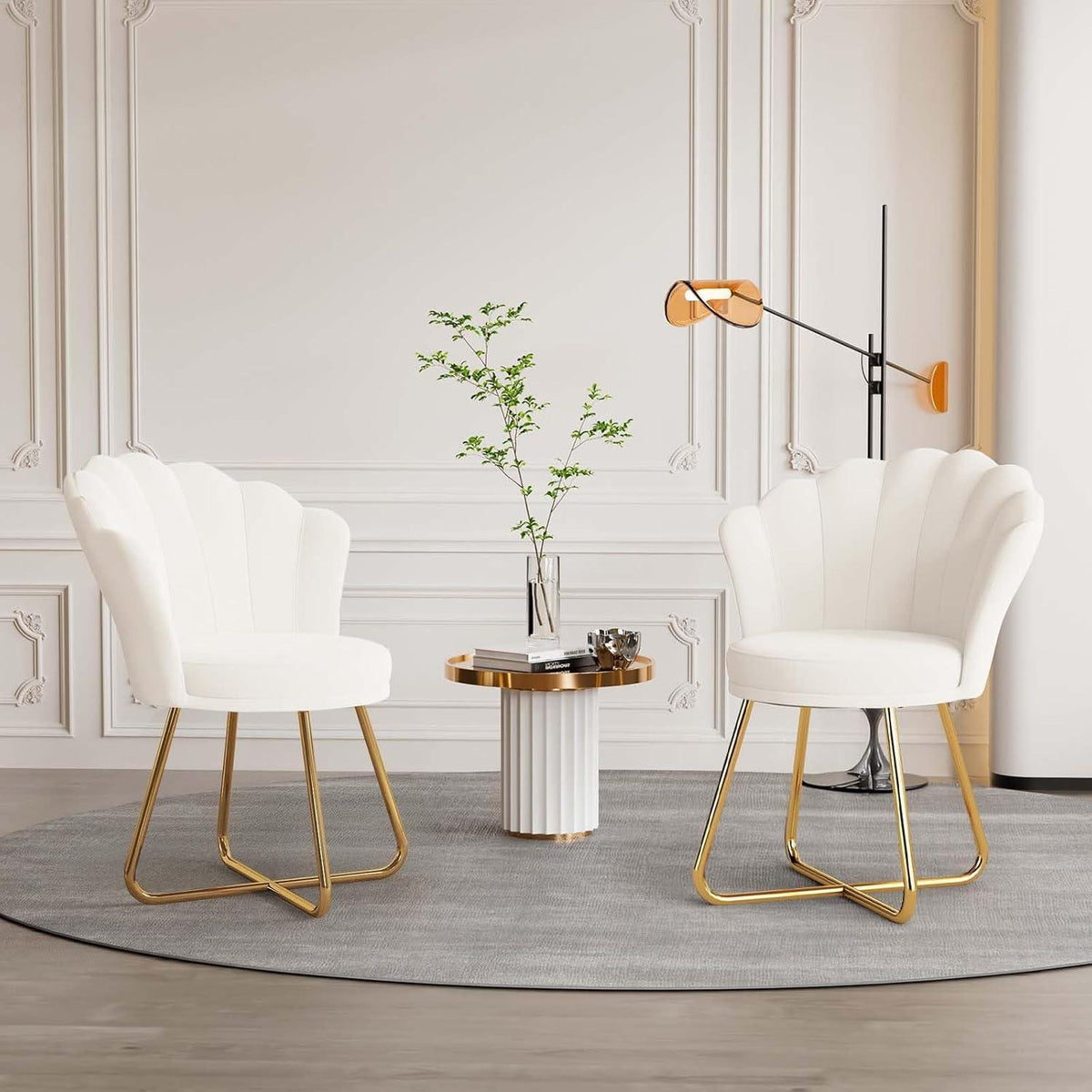2er Set Samtsessel mit Blütenlehne, goldene Metallbeine, weiß