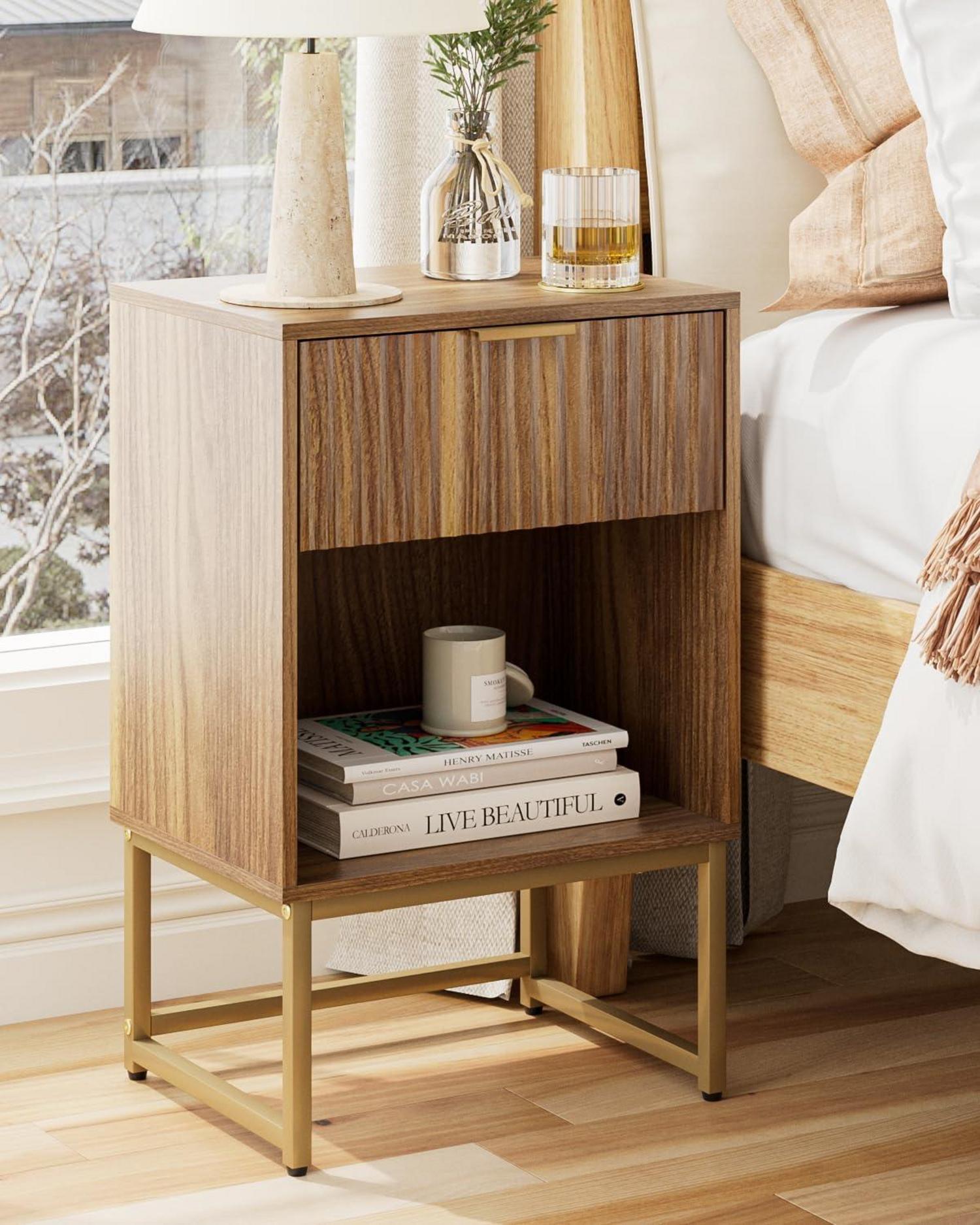 Stabiler Nachttisch mit Schubladen und Stauraum, modernes Design