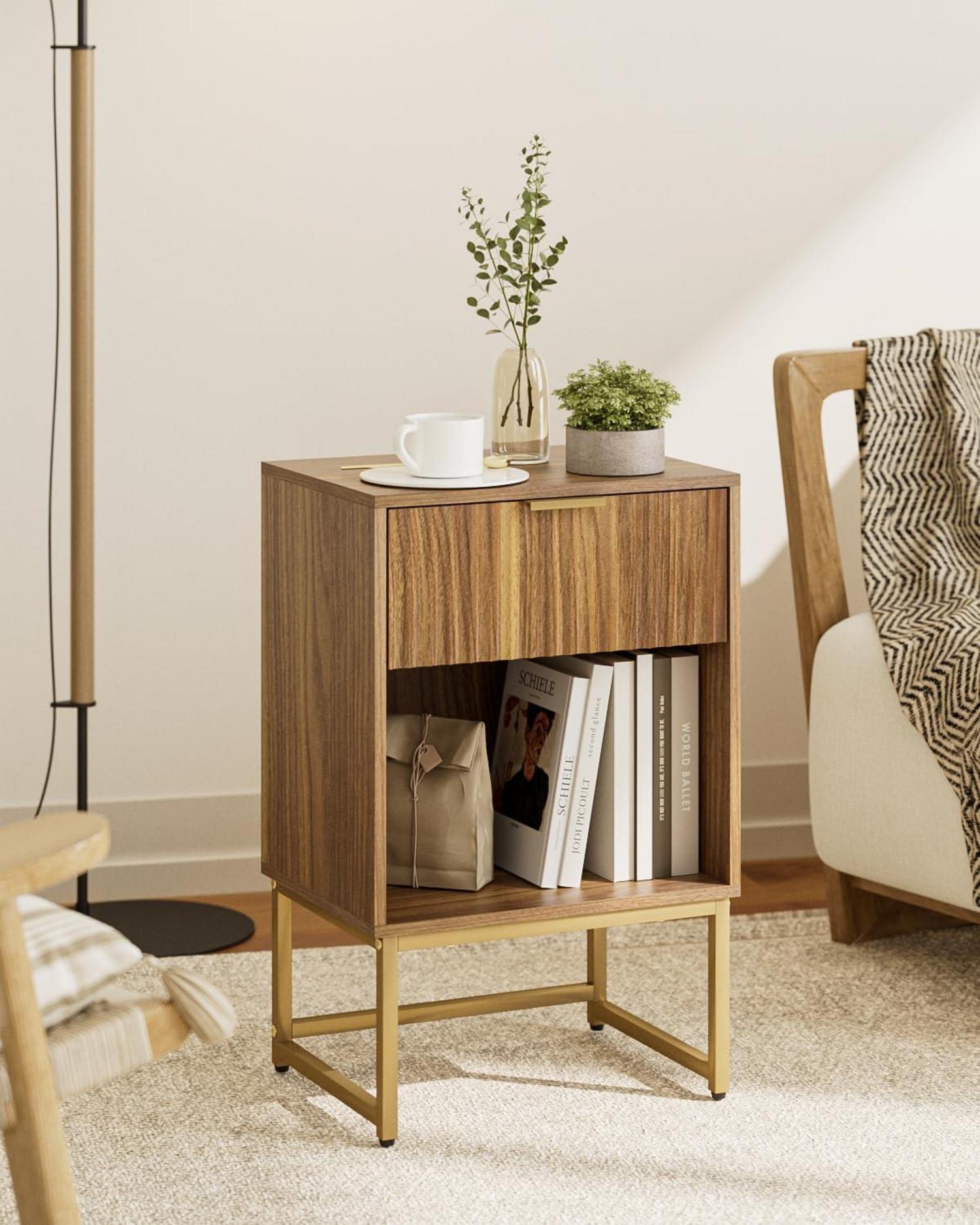 Stabiler Nachttisch mit Schubladen und Stauraum, modernes Design