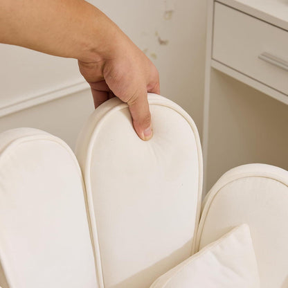 Samt Sessel mit Fußstütze – Weiß, Petal Rückenlehne