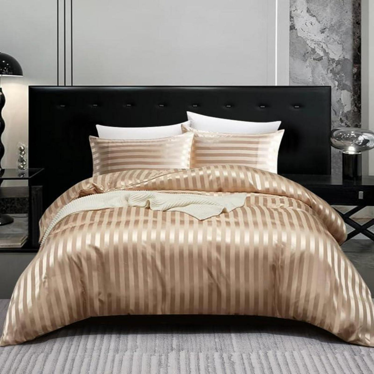 Goldene Satin Bettwäsche Set 200x200cm | 3-teilig Luxus